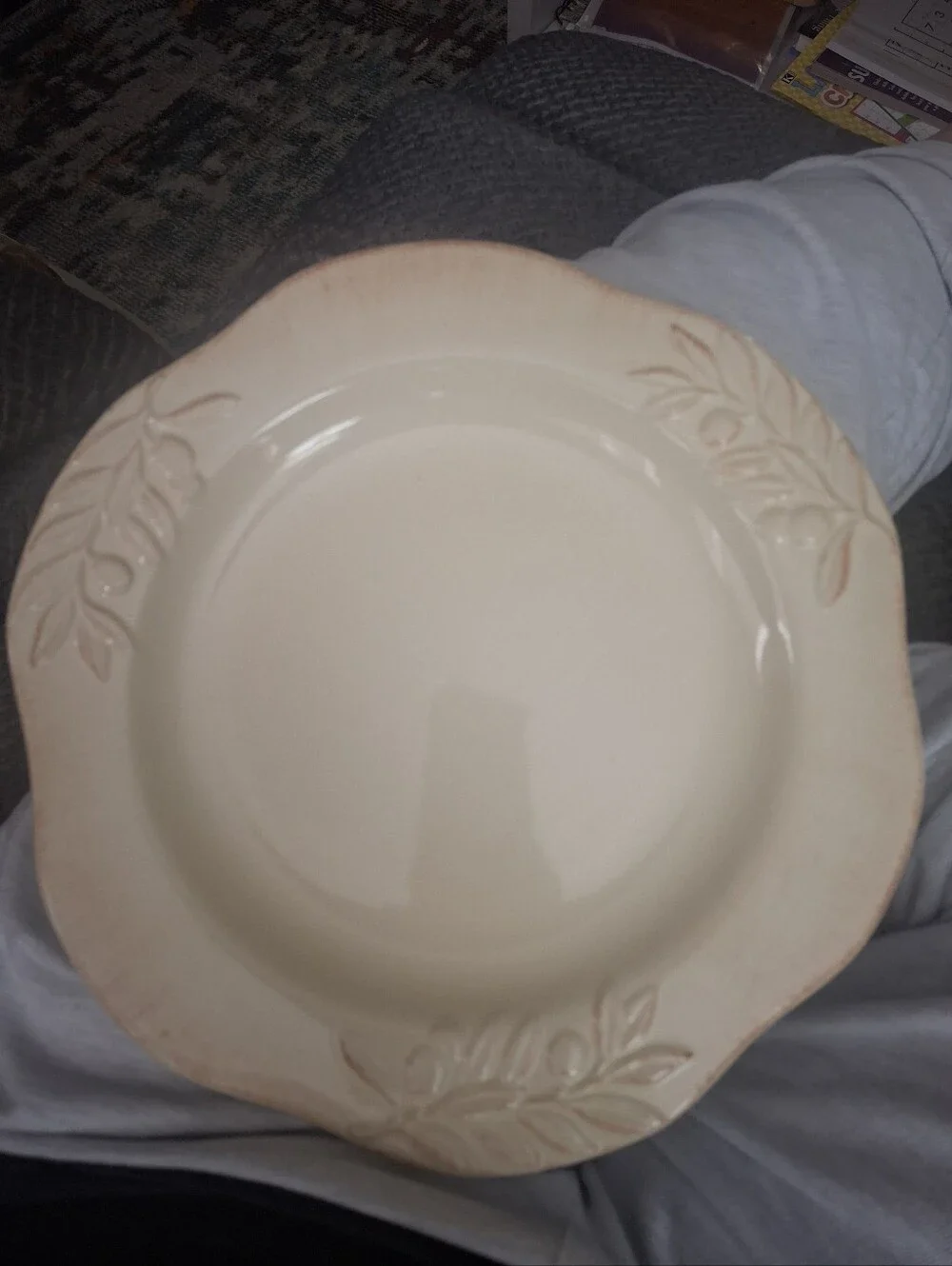 Cream Embossed Leaf Ceramic Dinner Plate And Lunch